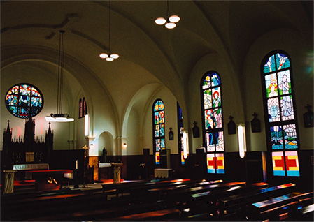 カトリック浄水通教会 ステンドグラス